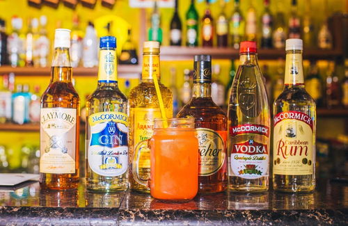 以藝術(shù)之名，約你上這家'一杯倒'的酒吧喝個(gè)痛快！